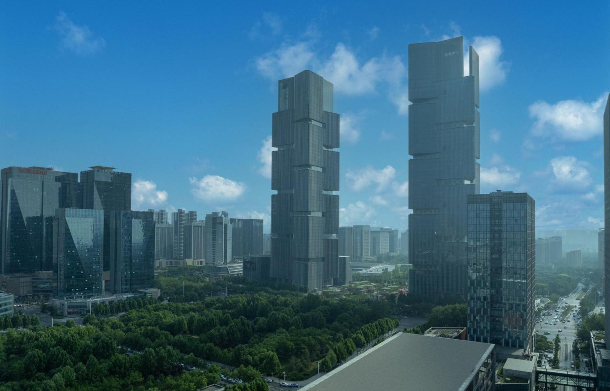 Holiday Inn Express Zhengzhou Zhengdong By Ihg Exterior photo
